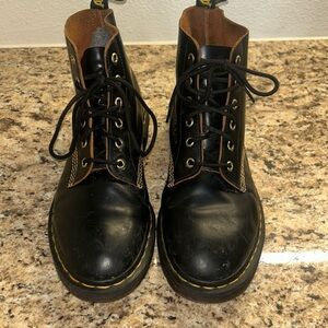 Size 10 classic Dr. Martens boots in black leather